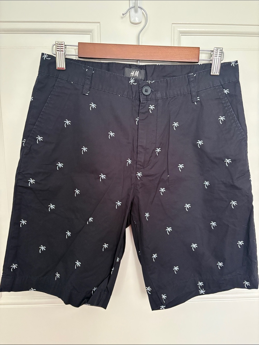 H&M Black Palm-Print Flat Front Shorts